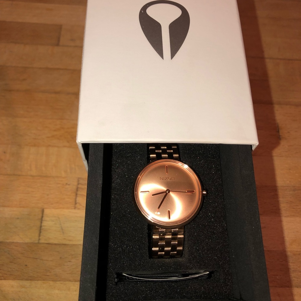 Nixon watch